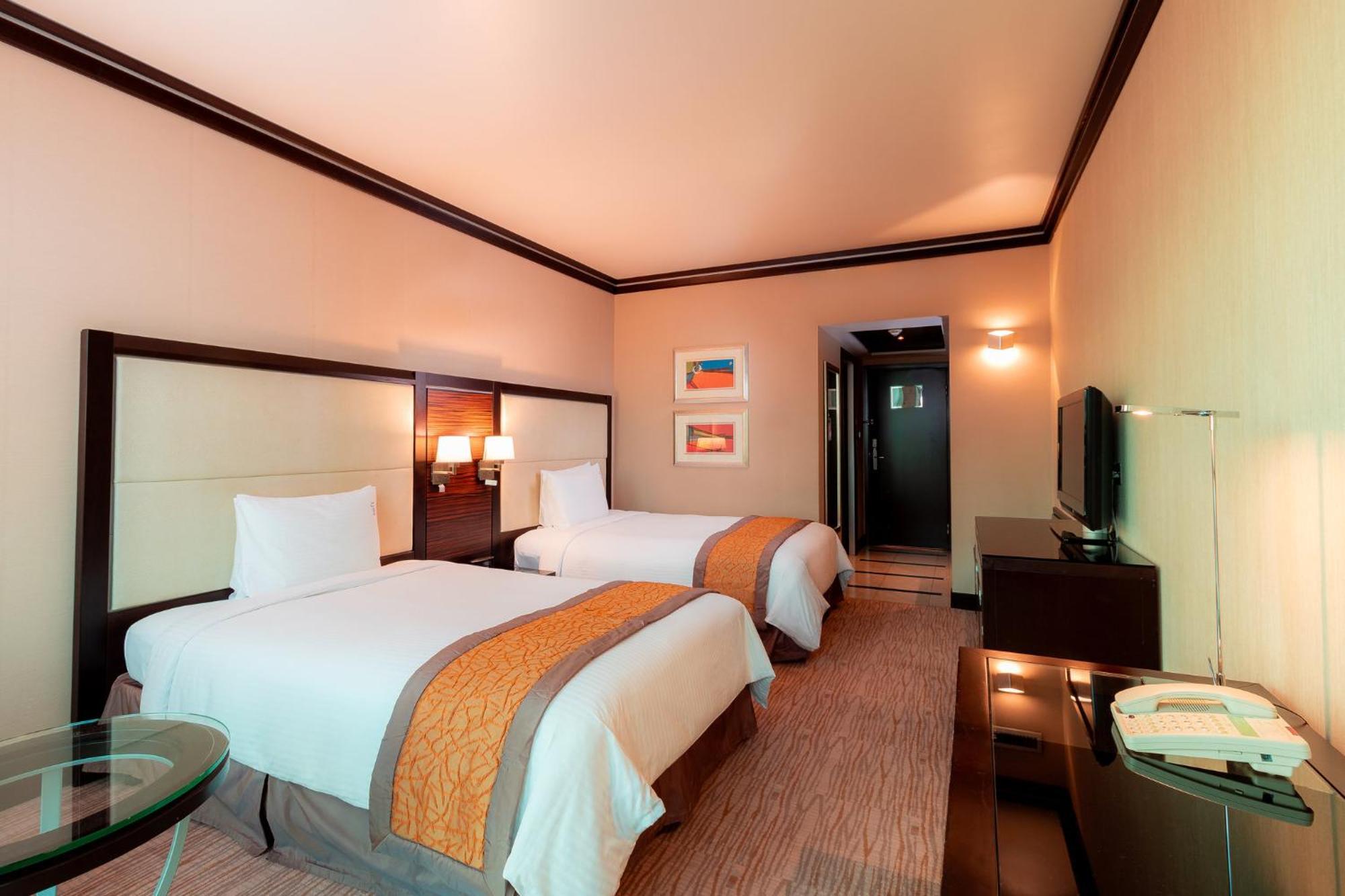 Holiday Inn Kuwait Al Thuraya City By Ihg Kuwait City Exterior foto